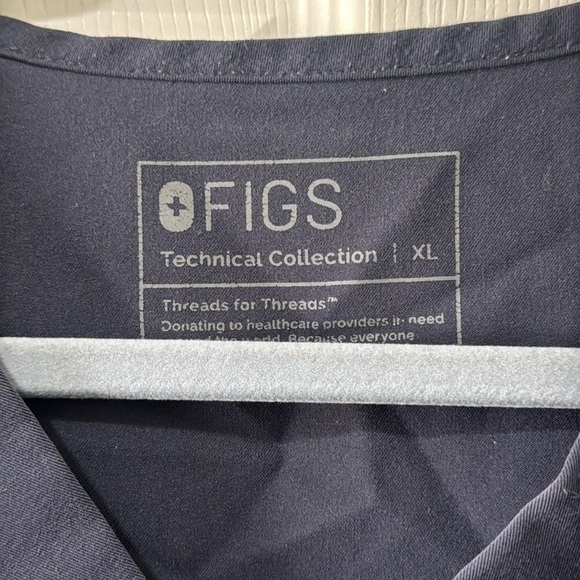 FIGS Scrubs Top - Picture 6 of 11